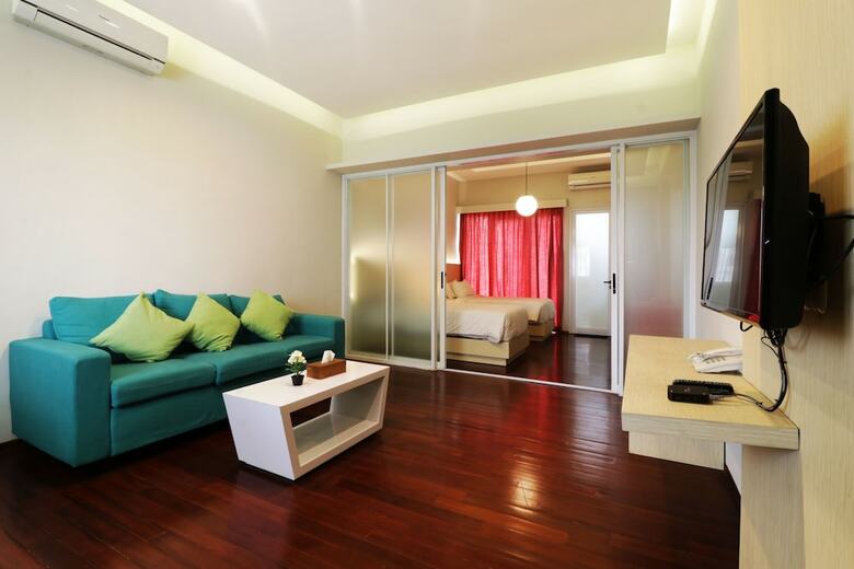 Hotel Pejaten Valley Residence