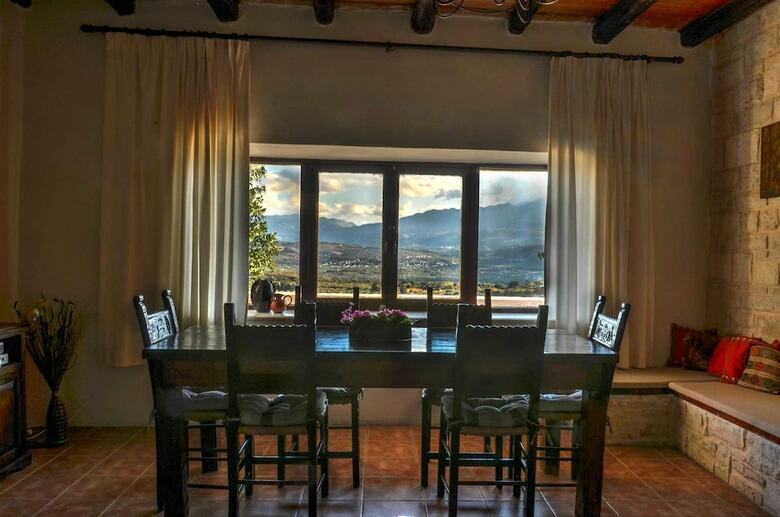 Anna-malai Traditional Cretan Villa