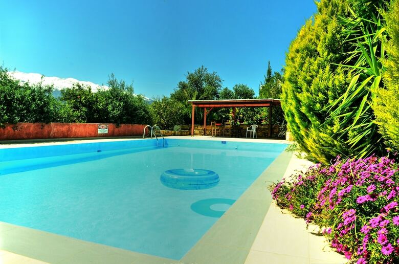 Anna-malai Traditional Cretan Villa