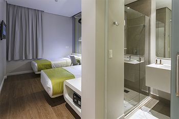 Dmax Hotel
