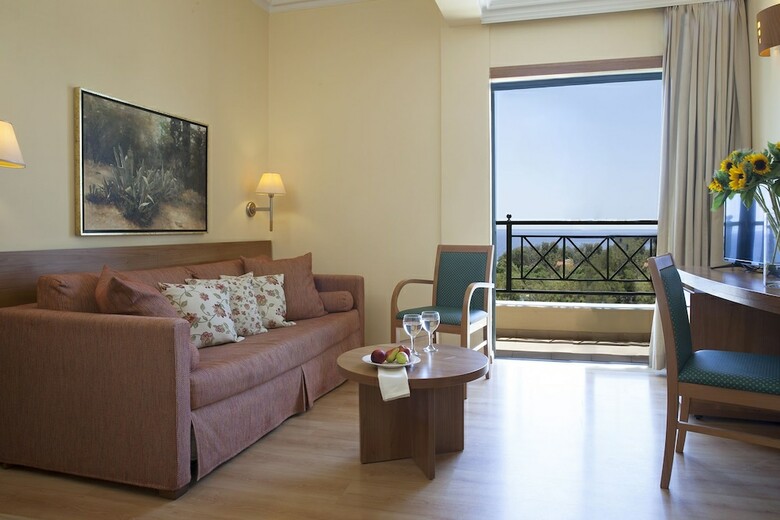 Hotel Ramada By Wyndham Attica Riviera