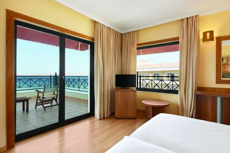 Hotel Ramada By Wyndham Attica Riviera