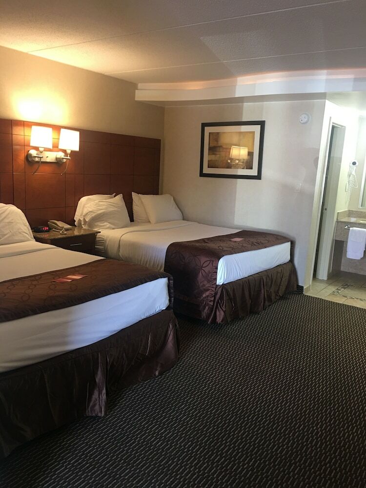 Hotel Ramada By Wyndham Rockville Centre