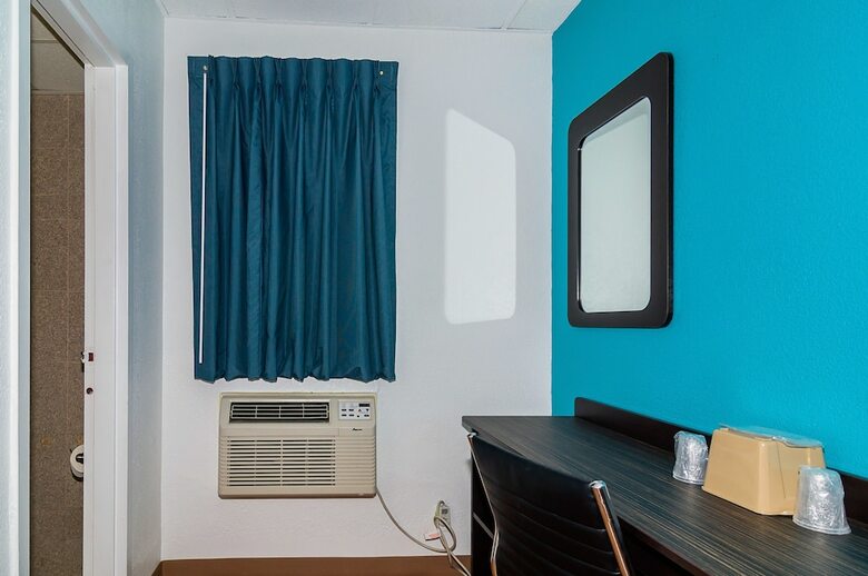 Motel 6 Elmsford, Ny - White Plains