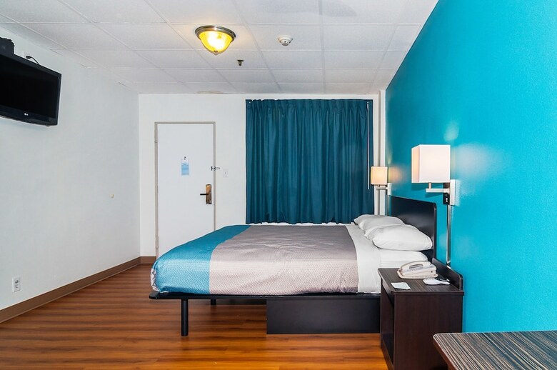 Motel 6 Elmsford, Ny - White Plains