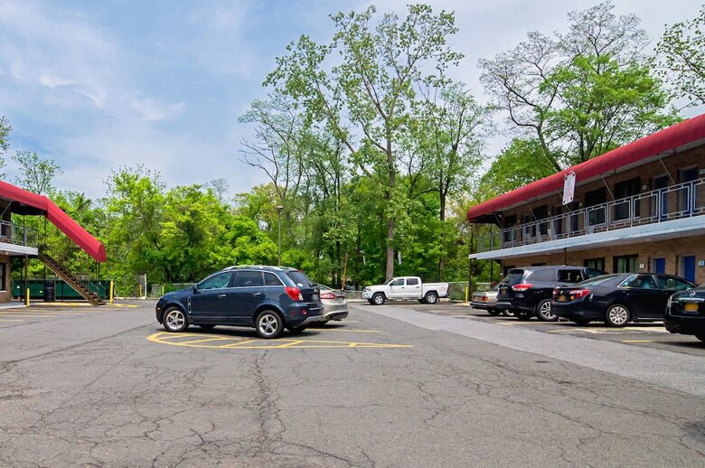 Motel 6 Elmsford, Ny - White Plains