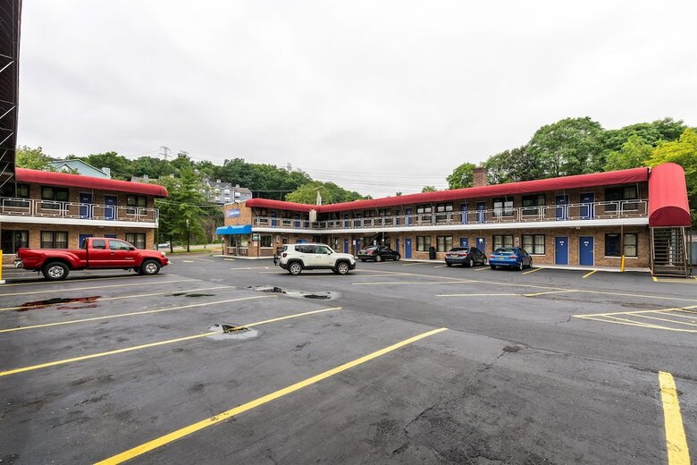 Motel 6 Elmsford, Ny - White Plains