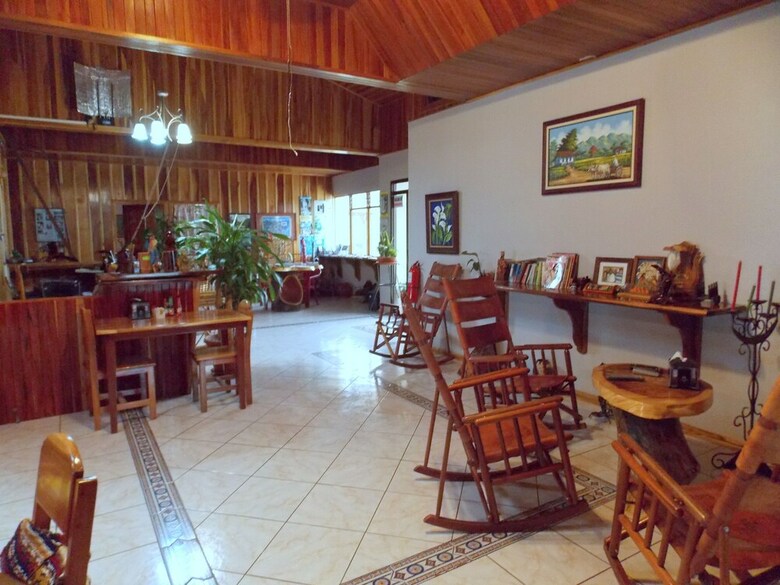 Hostal Hotel Las Orquideas