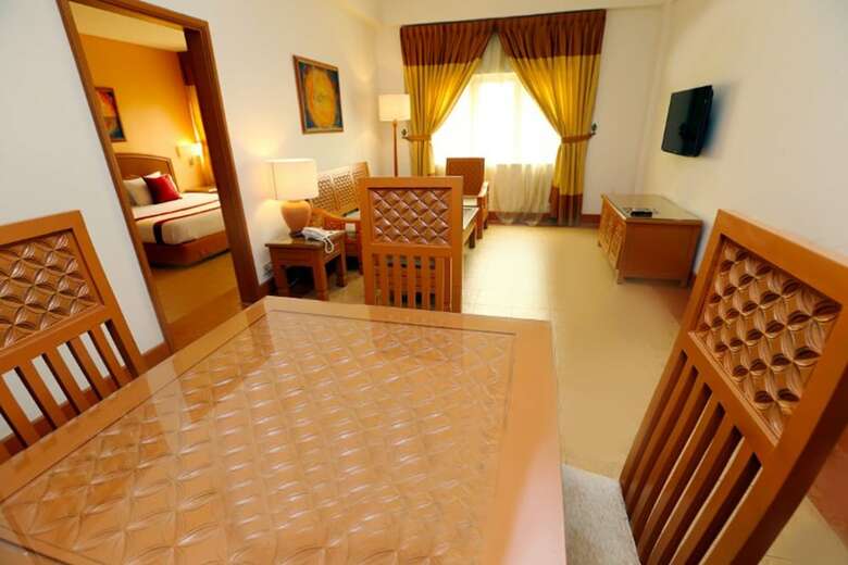 Aparthotel M Suites Hotel