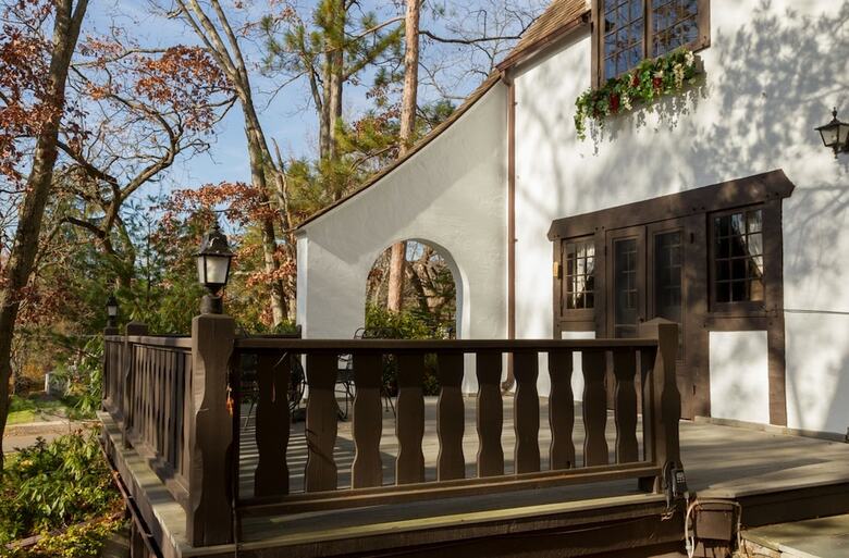 Castle On Glen - 3 Bedroom Home