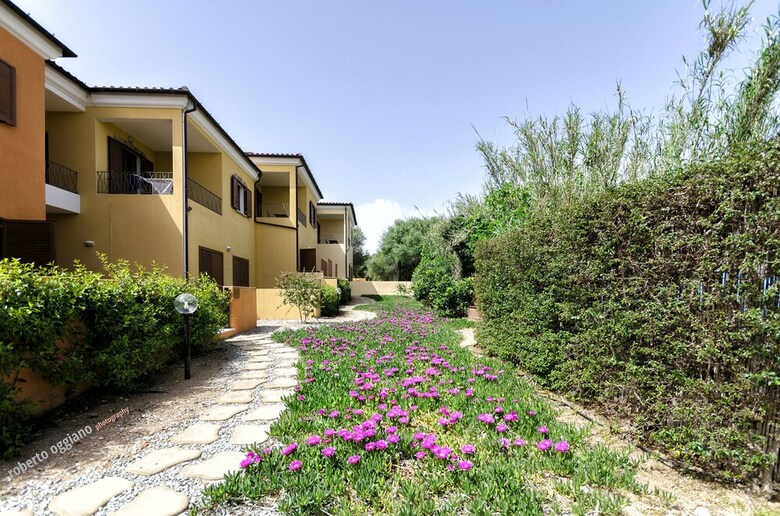 Residence L'isola Surf House