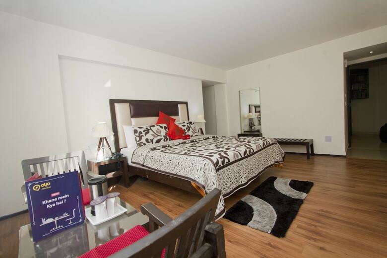Oyo 1619 Hotel Swiss Wood