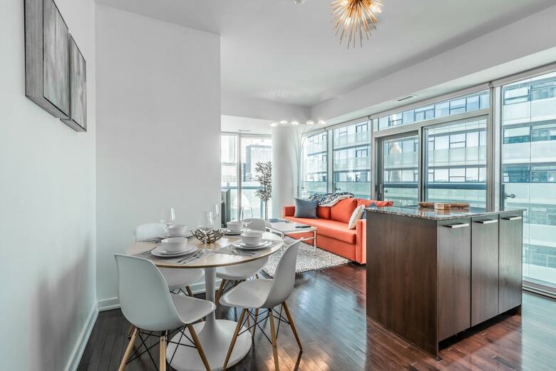 Aoc Suites - High-rise Condo - Cn Tower / Lake View