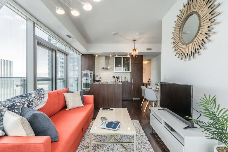 Aoc Suites - High-rise Condo - Cn Tower / Lake View