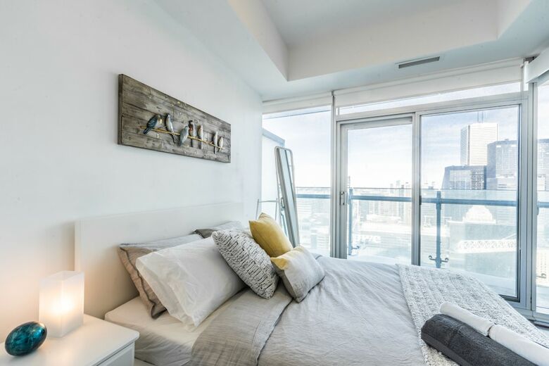 Aoc Suites - High-rise Condo - Cn Tower / Lake View