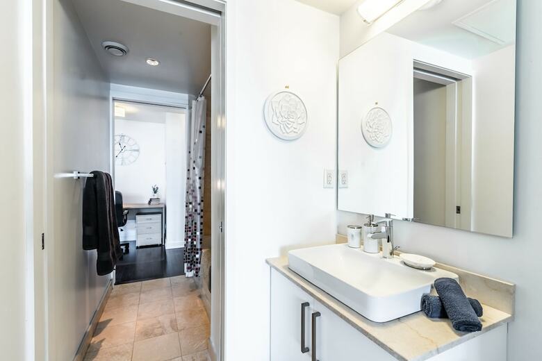 Aoc Suites - High-rise Condo - Cn Tower / Lake View