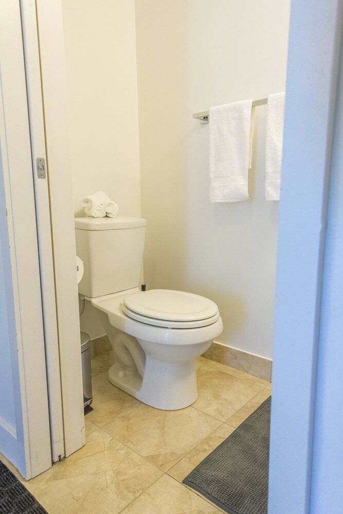 Aoc Suites - High-rise Condo - Cn Tower / Lake View
