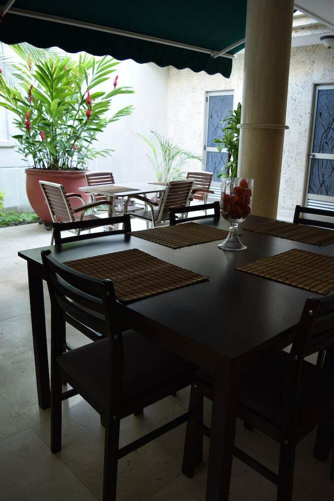 Hotel Casa Bella Suites