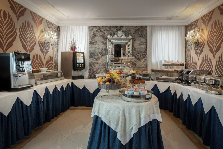 Hotel Montecarlo