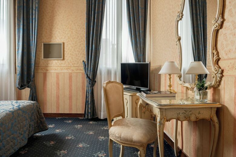 Hotel Montecarlo