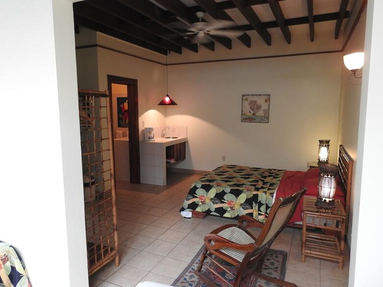 Hotel Playa Negra Guesthouse
