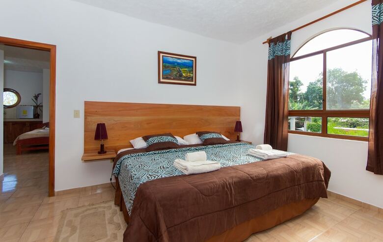 Twin Lodge Galapagos Hotel