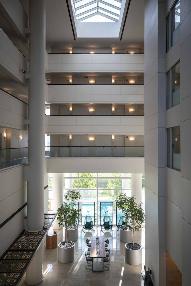Renaissance Schaumburg Convention Center Hotel