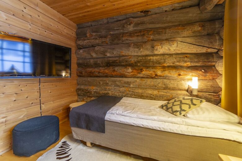 Hotel Log House Kuukkeli Teerenpes�