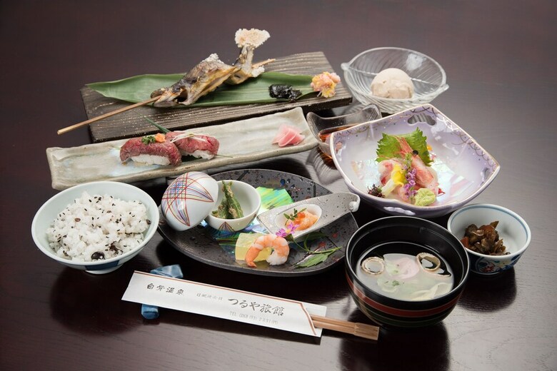 Shirahone Onsen Tsuruya Ryokan