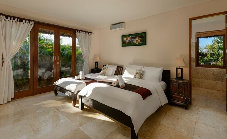 Balangan Beach Villa