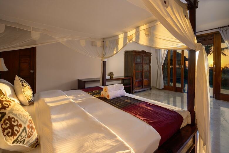 Balangan Beach Villa