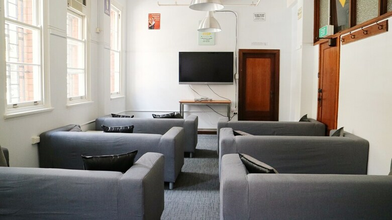 Hostal The Old Swan Barracks - Hostel