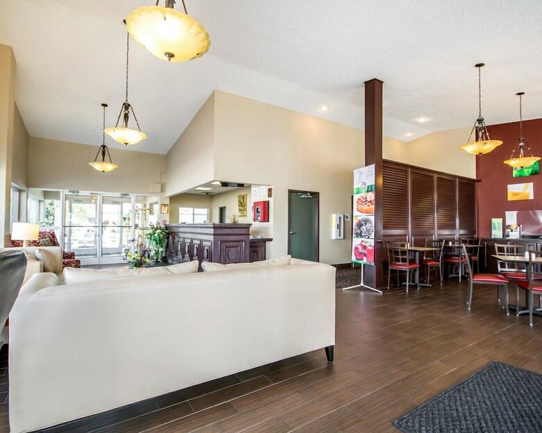 Hotel Quality Inn & Suites