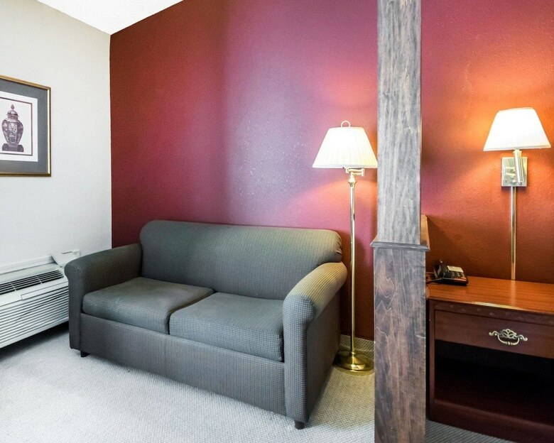 Hotel Quality Inn & Suites