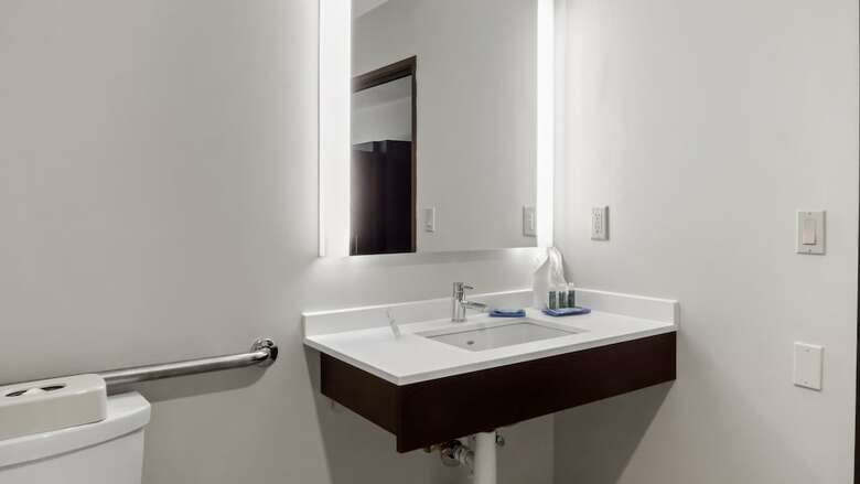 Hotel Holiday Inn Express And Suites Newton