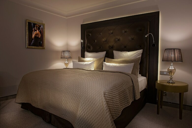 Villa Plaza Boutique Hotel & Spa