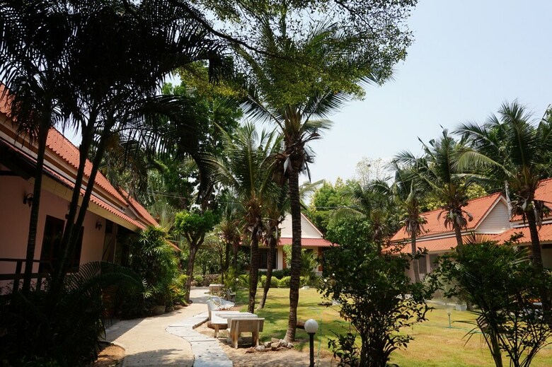 Tonwa Resort Hotel