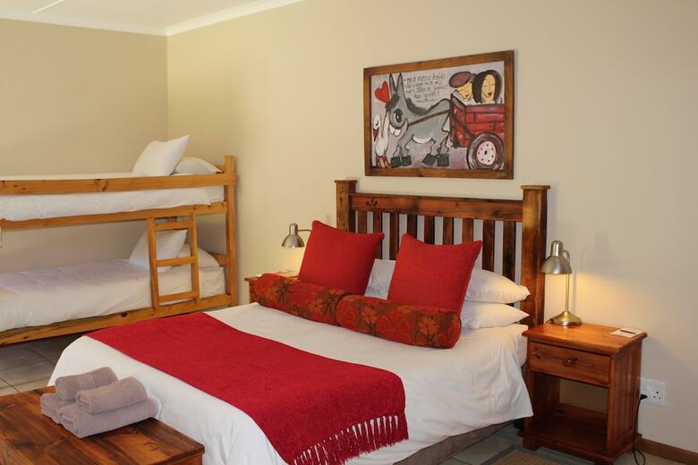 Hotel Travalia Guest Farm