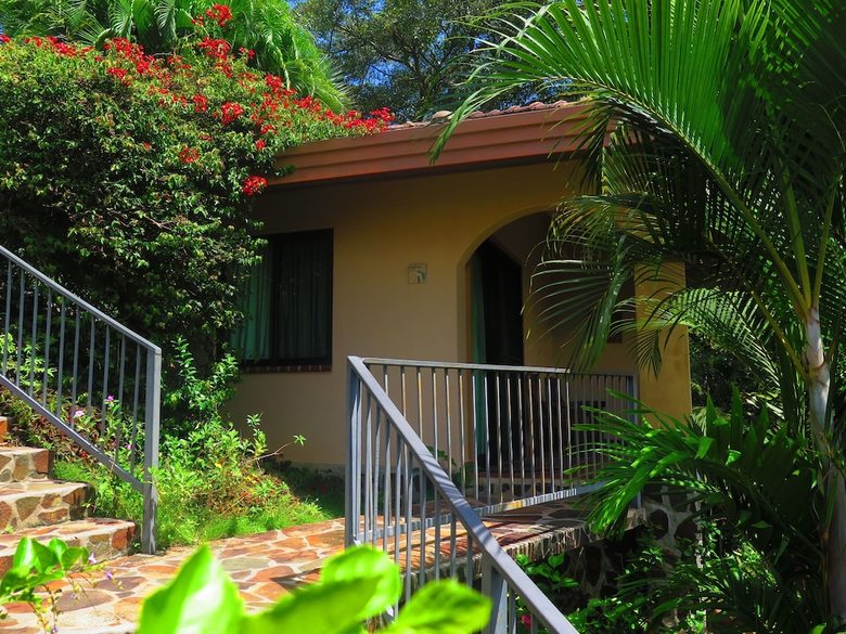 Hotel Seagull Cove Resort