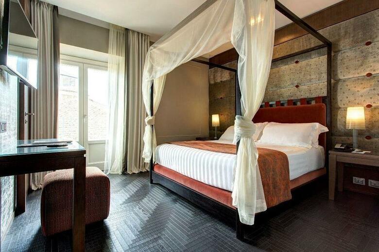 Hotel Mascagni Luxury Rooms & Suites