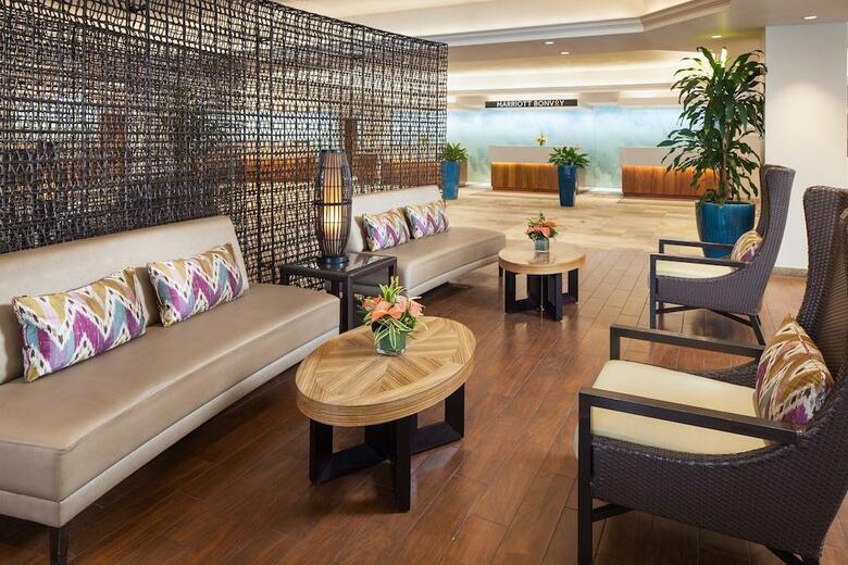 Hotel Waikiki Beach Marriott Resort & Spa