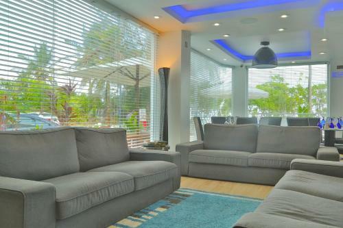 Airport Beach Hotel