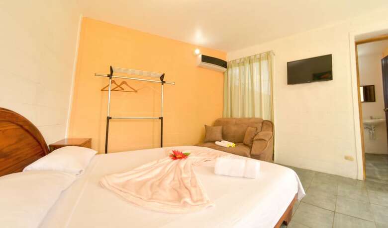 Hostal La Fortuna Backpackers Resort