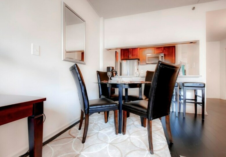 Apartamentos Global Luxury Suites At Commodore Drive