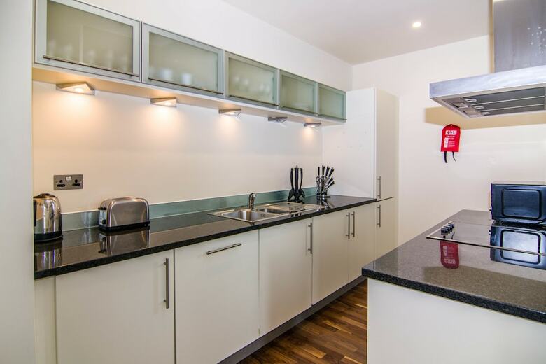Canary Wharf - Corporate River View Apartments