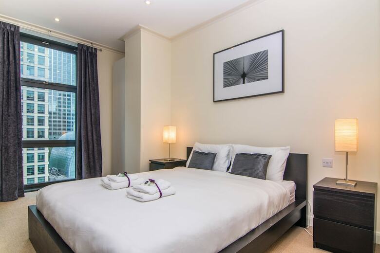 Canary Wharf - Corporate River View Apartments