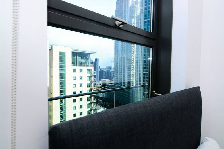 Canary Wharf - Corporate River View Apartments