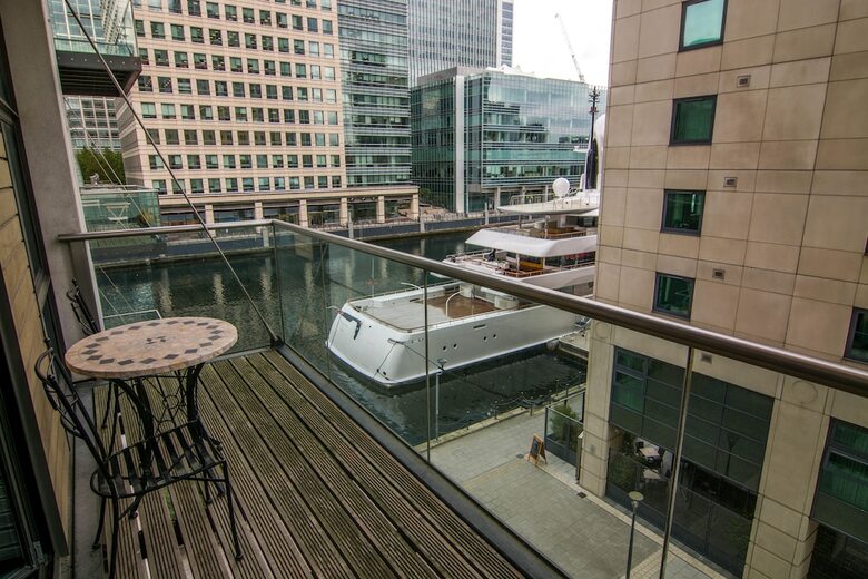 Canary Wharf - Corporate River View Apartments