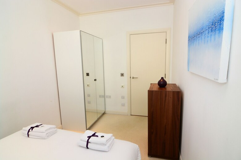 Canary Wharf - Corporate River View Apartments