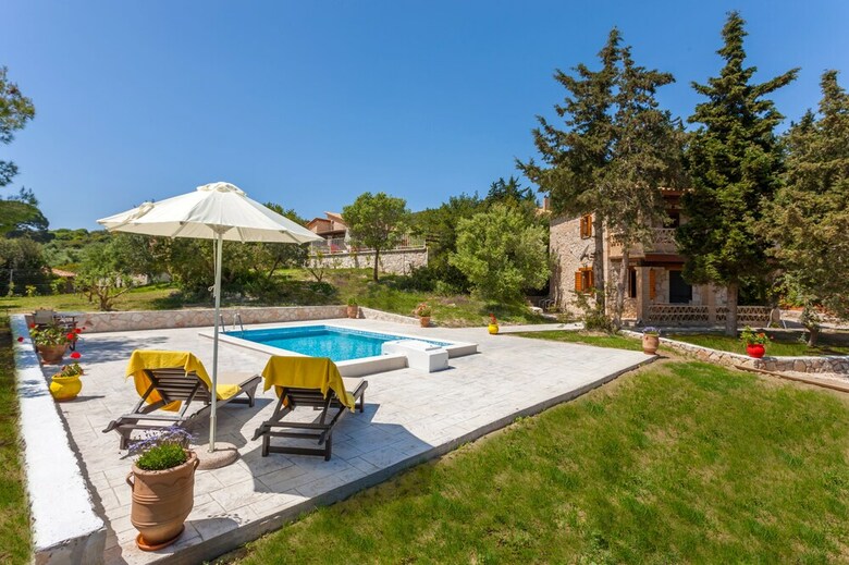 Villa Liuba Houses